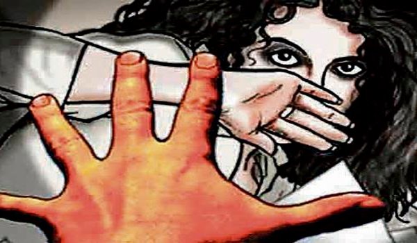मुंबई : विरार में युवती का अपहरण करके गैंगरेप, दो अरेस्ट मुंबई : विरार में युवती का अपहरण करके गैंगरेप, दो अरेस्ट