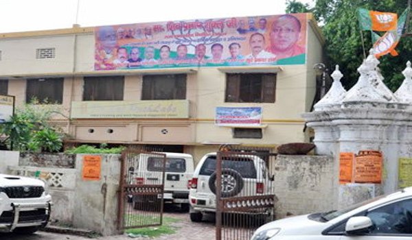 गोरखपुर में बन रहा एयरकंडीशन पांडाल, पीएम करेंगे संबोधित गोरखपुर में बन रहा एयरकंडीशन पांडाल, पीएम करेंगे संबोधित