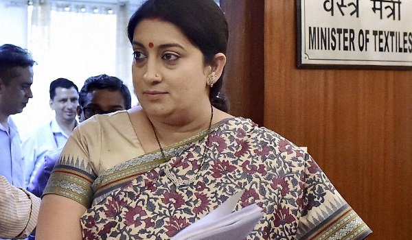 एचआरडी अलविदा, स्मृति ने संभाला कपड़ा मंत्रालय एचआरडी अलविदा, स्मृति ने संभाला कपड़ा मंत्रालय