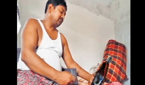ड्रिंक करने की सजा : जदयू के पूर्व विधायक ललन राम अरेस्ट, पार्टी से निलंबित ड्रिंक करने की सजा : जदयू के पूर्व विधायक ललन राम अरेस्ट, पार्टी से निलंबित
