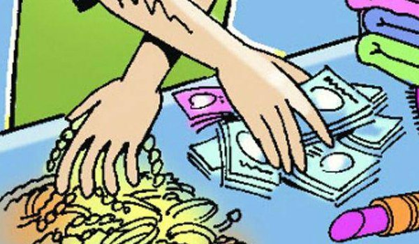 चाकू व हथियार से हमला कर बंगाली सुनार को लूटा? चाकू व हथियार से हमला कर बंगाली सुनार को लूटा?