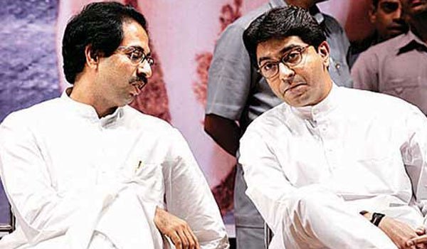 उद्धव ठाकरे से मिलने मातोश्री पहुंचे राज ठाकरे उद्धव ठाकरे से मिलने मातोश्री पहुंचे राज ठाकरे