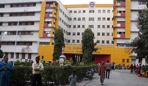इंदौर के एमवाय अस्पताल की केजुअल्टी में मृत भ्रूण मिला इंदौर के एमवाय अस्पताल की केजुअल्टी में मृत भ्रूण मिला