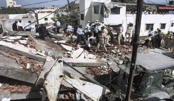 पुणे में निर्माणाधीन इमारत गिरने से 9 बिहारी मजदूरों की मौत