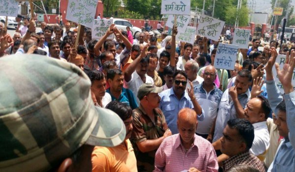 rajasthan roadways staff protest against govt over lok parivahan sewa