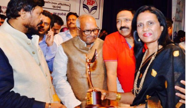 सुनीता हार्दिक हुंडीया को राष्ट्रीय महिला सम्मान गौरव पुरस्कार