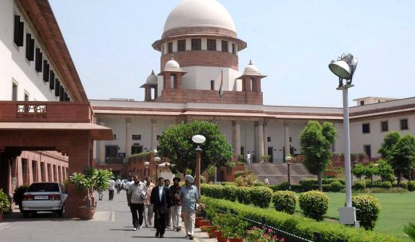 शैक्षणिक योग्यता, टॉयलेट की अनिवार्यता का मामला फिर पहुंचा सुप्रीम कोर्ट शैक्षणिक योग्यता, टॉयलेट की अनिवार्यता का मामला फिर पहुंचा सुप्रीम कोर्ट