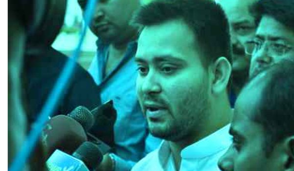 यूपी में राजद के चुनाव न लड़ने पर तेजस्वी ने लगाई मुहर यूपी में राजद के चुनाव न लड़ने पर तेजस्वी ने लगाई मुहर