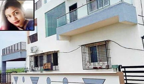 12वीं पास महिला ने किया 16 करोड़ से ज्यादा का गबन 12वीं पास महिला ने किया 16 करोड़ से ज्यादा का गबन