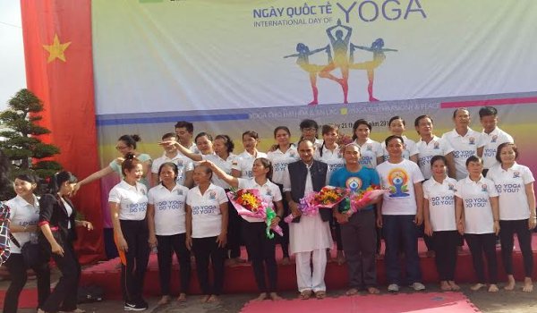 अंतर्राष्ट्रीय योग दिवस पर वियतनाम में डॉ. अंकेश सिंह ने किया प्रतिनिधित्व