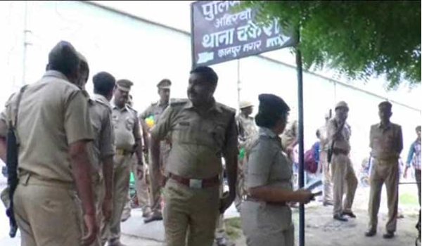 Kanpur : हवालात में दलित युवक की मौत, पुलिस चौकी निलंबित Kanpur : हवालात में दलित युवक की मौत, पुलिस चौकी निलंबित