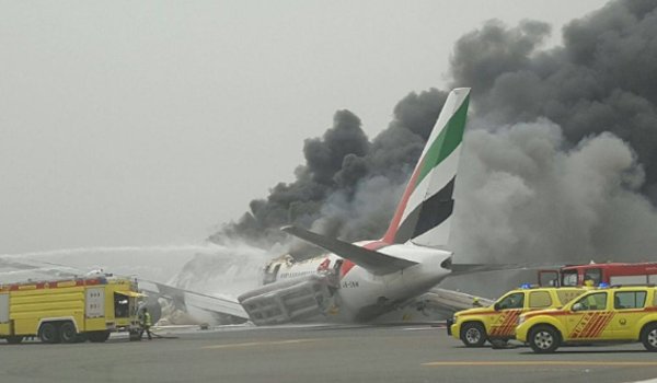 भारत से दुबई पहुंचे विमान की क्रैश लैंडिंग, सभी सुरक्षित