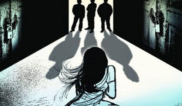 कुशीनगर के होटल में युवती से गैंगरेप, मुकदमा दर्ज
