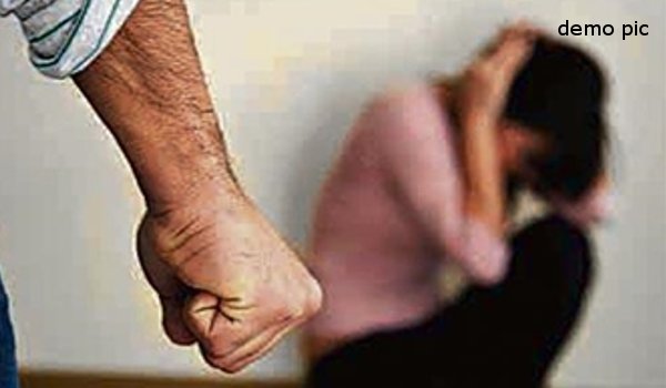 अपनी बेटी की अस्मत से खिलवाड करने वाला पिता अरेस्ट अपनी बेटी की अस्मत से खिलवाड करने वाला पिता अरेस्ट