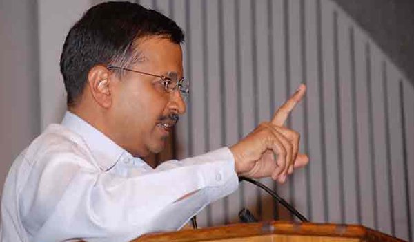 जनता का काम करने के लिए उंगली टेढ़ी करना जरूरी : केजरीवाल जनता का काम करने के लिए उंगली टेढ़ी करना जरूरी : केजरीवाल