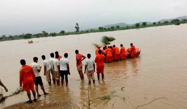 राजस्थान में सेना ने 217 लोगों को डूबने से बचाया राजस्थान में सेना ने 217 लोगों को डूबने से बचाया