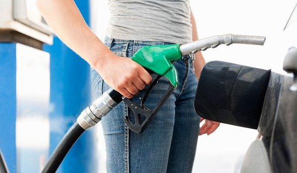 कच्चे तेल की कीमतें बढ़ी, महंगा होगा पेट्रोल-डीजल