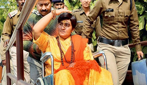 जमानत के लिए साध्वी प्रज्ञासिंह ठाकुर बांबे हाईकोर्ट की शरण में जमानत के लिए साध्वी प्रज्ञासिंह ठाकुर बांबे हाईकोर्ट की शरण में