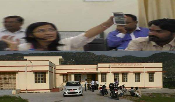 भरे सदन में मोबाइल में किसकी फोटो दिखाई कि छा गई चुप्पी भरे सदन में मोबाइल में किसकी फोटो दिखाई कि छा गई चुप्पी