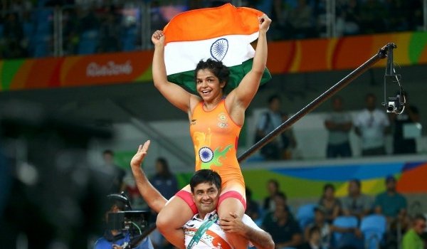 rio olympics 2016 : sakshi Malik awarded Rs 2.5 crore by Haryana government