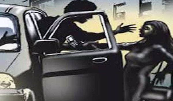 बुलन्दशहर : चलती कार में दसवीं कक्षा की छात्रा के सा​थ गैंगरेप