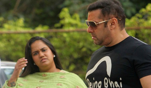 Salman Khan's sister robbed of cash, valuables worth 3.25 lakh