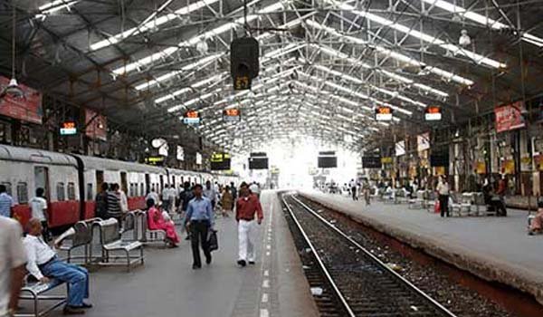 सूरत स्टेशन के लिए 36 इन्वेस्टरों ने दिखाई रुचि, होगा कायापलट : रेलमंत्री
