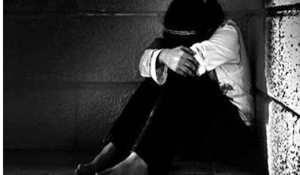 विवाहिता का आरोप : पति, देवर, ससुर करते हैं अननेचुरल सेक्स विवाहिता का आरोप : पति, देवर, ससुर करते हैं अननेचुरल सेक्स