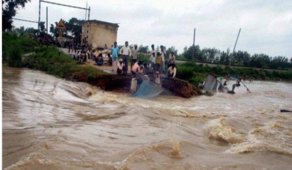 बाढ़-बारिश से उत्तरप्रदेश, मध्यप्रदेश और बिहार का हाल बेहाल