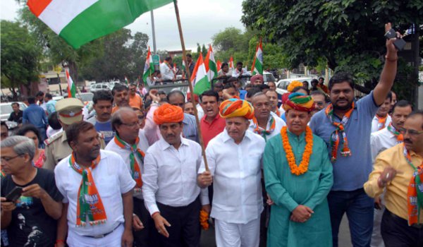 बीजेपी ने राजधानी जयपुर में निकली तिरंगा यात्रा बीजेपी ने राजधानी जयपुर में निकली तिरंगा यात्रा