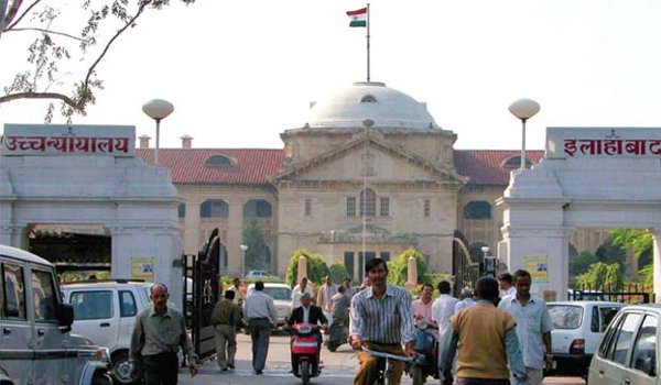जज से मारपीट पर सात वकीलों को छह माह की कारावास जज से मारपीट पर सात वकीलों को छह माह की कारावास
