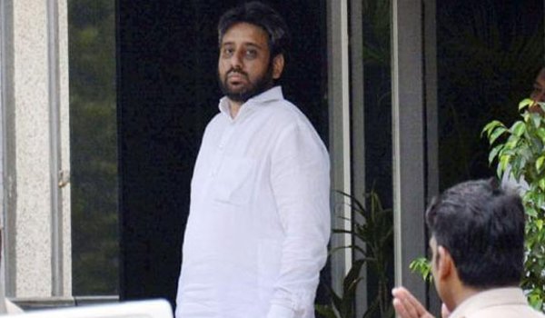 AAP MLA अमानतुल्लाह खान ने सरकार के सभी पदों से दिया इस्तीफा AAP MLA अमानतुल्लाह खान ने सरकार के सभी पदों से दिया इस्तीफा