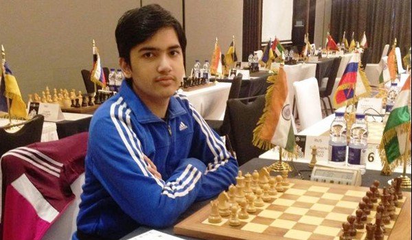 शतरंज : विश्व के सबसे युवा ग्रैंड मास्टर बने आर्यन चोपड़ा शतरंज : विश्व के सबसे युवा ग्रैंड मास्टर बने आर्यन चोपड़ा