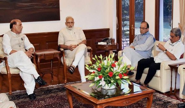 पाकिस्तान को कूटनीतिक, राजनीतिक और सैन्य मोर्चों पर घेरने की रणनीति पाकिस्तान को कूटनीतिक, राजनीतिक और सैन्य मोर्चों पर घेरने की रणनीति