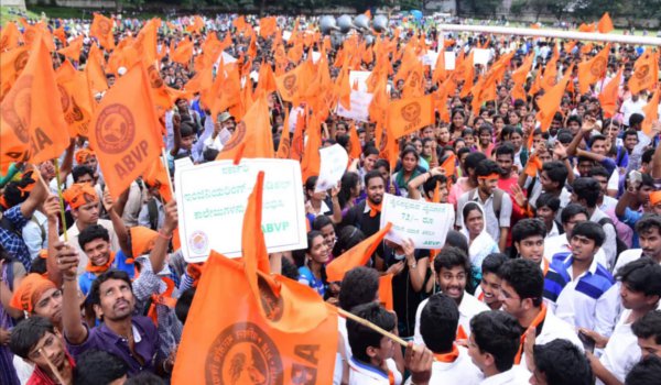 डूसू में एक बार फिर लहराया भगवा, एबीवीपी की शानदार जीत डूसू में एक बार फिर लहराया भगवा, एबीवीपी की शानदार जीत
