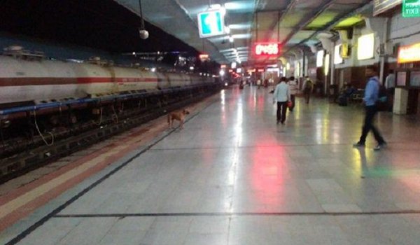 surat railway station is the cleanest station in country!