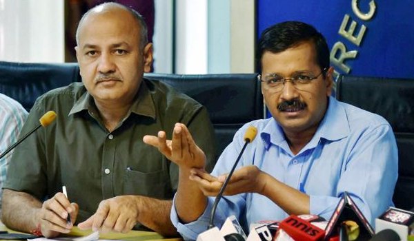 पंद्रह दिन दिल्ली की राजनीति से दूर रहेंगे अरविंद केजरीवाल पंद्रह दिन दिल्ली की राजनीति से दूर रहेंगे अरविंद केजरीवाल