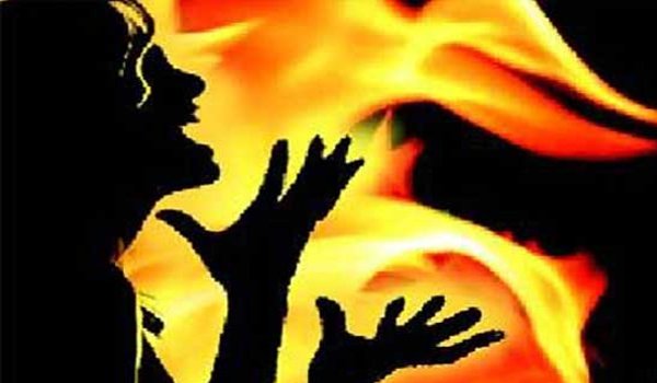 हरियाणा : पलवल में आपसी विवाद में महिला को जिंदा जलाया