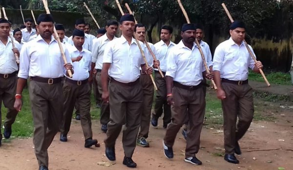 रांची में पहली बार फुल पैंट गणवेश में दिखे RSS के स्वयंसेवक रांची में पहली बार फुल पैंट गणवेश में दिखे RSS के स्वयंसेवक