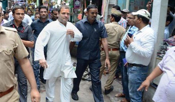 राहुल गांधी गुवाहाटी कोर्ट में हुए पेश, जमानत पर रिहा राहुल गांधी गुवाहाटी कोर्ट में हुए पेश, जमानत पर रिहा