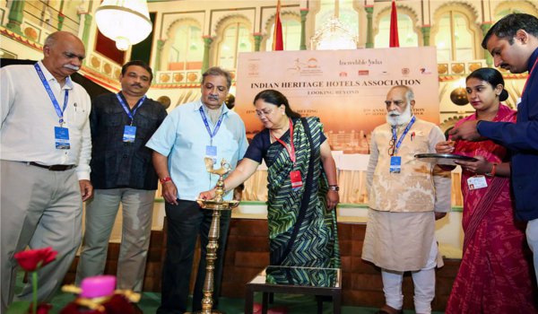 उदयपुर में बन सकती है फिल्मसिटी, वसुंधरा राजे का सकारात्मक रुख उदयपुर में बन सकती है फिल्मसिटी, वसुंधरा राजे का सकारात्मक रुख
