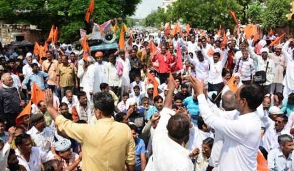 जयपुर में लोक परिवहन सेवा के विरोध में रोडवेज कर्मियों की रैली