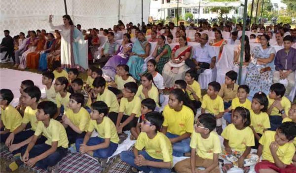 राज्य स्तरीय प्रतियोगिता में विजेता रहे स्कूली बच्चों का सम्मान राज्य स्तरीय प्रतियोगिता में विजेता रहे स्कूली बच्चों का सम्मान