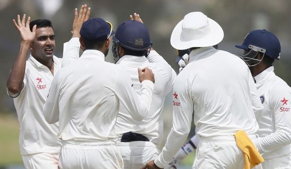 कानपुर पहुंची क्रिकेट टीम, आर अश्विन की निगाह रिकार्ड पर कानपुर पहुंची क्रिकेट टीम, आर अश्विन की निगाह रिकार्ड पर