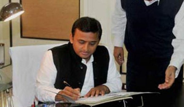 यूपी के 23 आईएएस व 130 पीसीएस अफसरों के तबादले यूपी के 23 आईएएस व 130 पीसीएस अफसरों के तबादले
