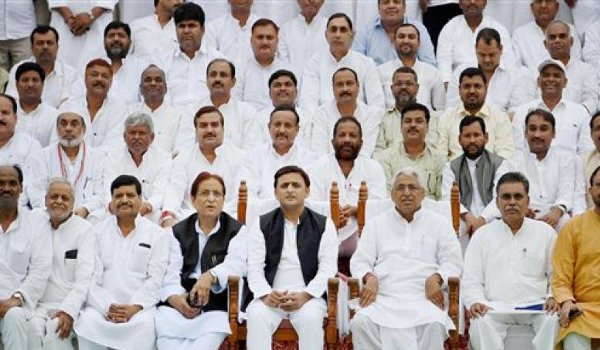 अब यूपी के विधायकों को हर माह मिलेगा 1.95 लाख वेतन अब यूपी के विधायकों को हर माह मिलेगा 1.95 लाख वेतन