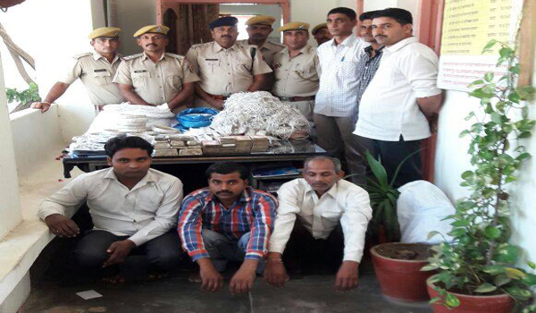 पुलिस ने जब्त की 250 किलो चांदी और 12.50 लाख कैश