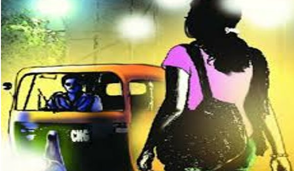 rape and robbery with Female passenger by auto driver in katni