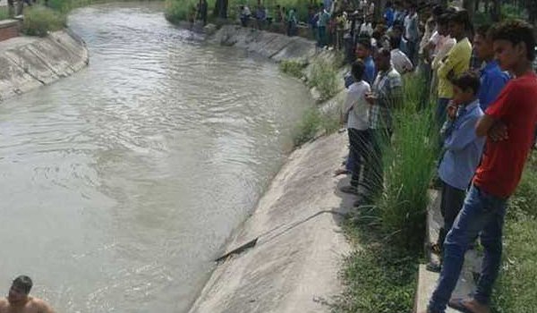 पानीपत की नहर में बहा मेरठ का कारोबारी परिवार, एक मौत