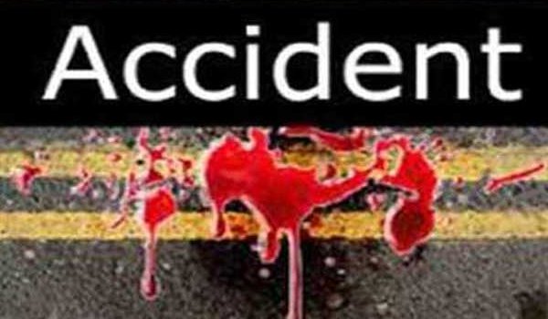 दीपावली पर घऱ जा रहे पांच लोगों की सड़क दुर्घटना में मौत